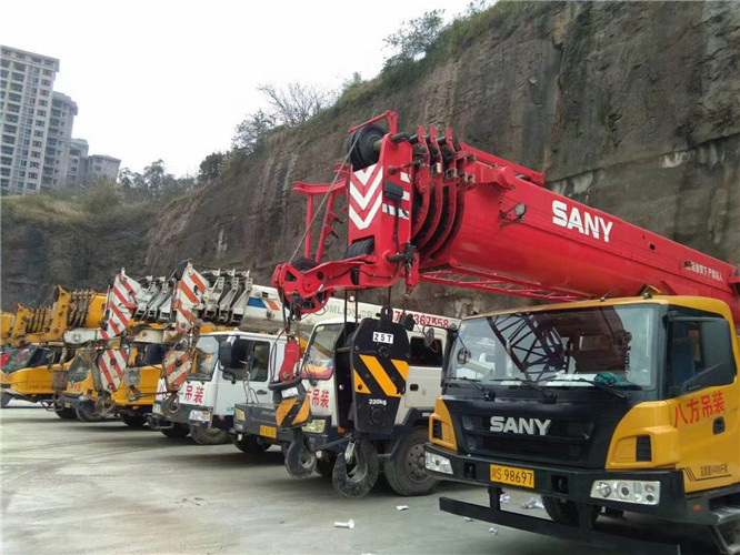 新吴区吊车出租按什么计费？台班费、单次费、里程费怎么算？