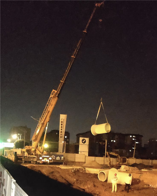 新吴区“弯臂矫正”—— 吊车的 “形变补偿” 技术