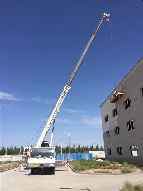 新吴区“轻装强干”—— 吊车的 “轻量化臂架” 技术